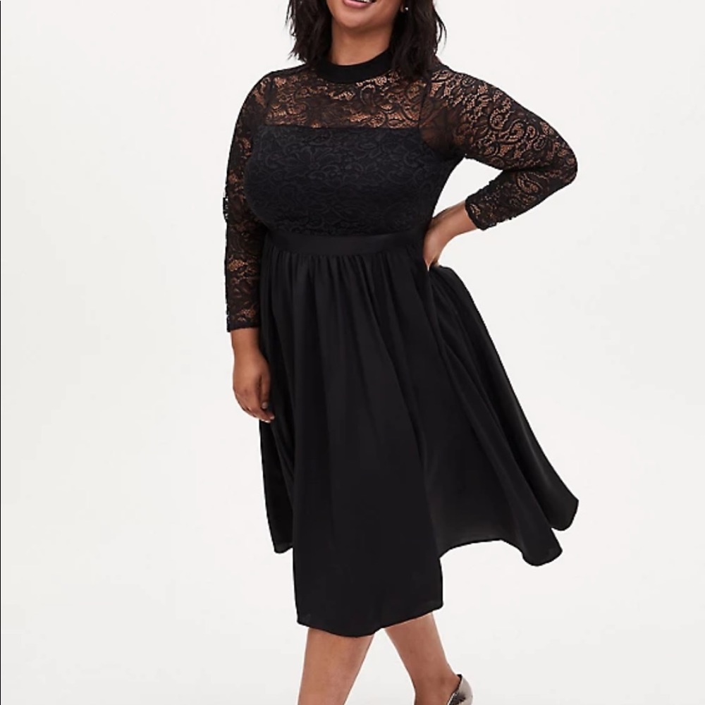 TORRID BLACK LACE SKATER MIDI DRESS SZ 28
